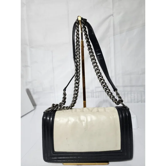 Chanel Medium Clasp Boy Bag Cream/Black - Picture 3 of 16